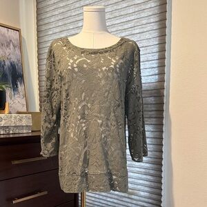 Woman's Chico's Alegra Lace Top in Olive Green. Size 2/L